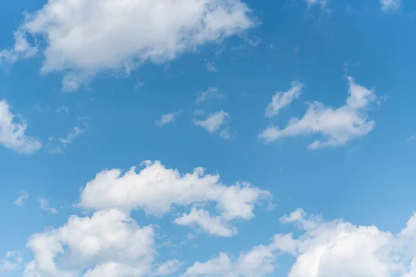 Blue sky with white clouds background — Stock Photo, Image