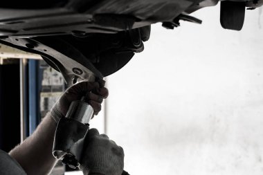 Araba fren balatası değiştirme