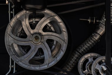 Modern hasat bölümünü oluşturan kapatın