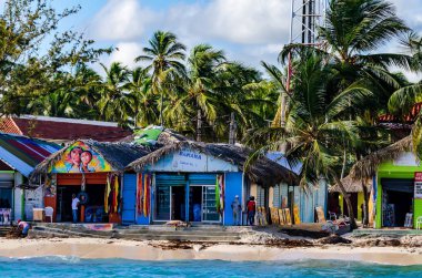 Punta Cana, Dominik Cumhuriyeti - 29 Ekim 2015: Pazar Dominik kenarı