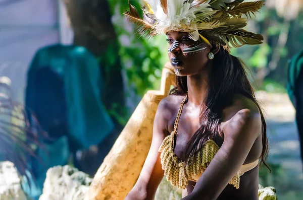 Santo Domingo, Dominicaanse Republiek - 9 oktober 2015: jonge mooie Creol vrouw — Stockfoto