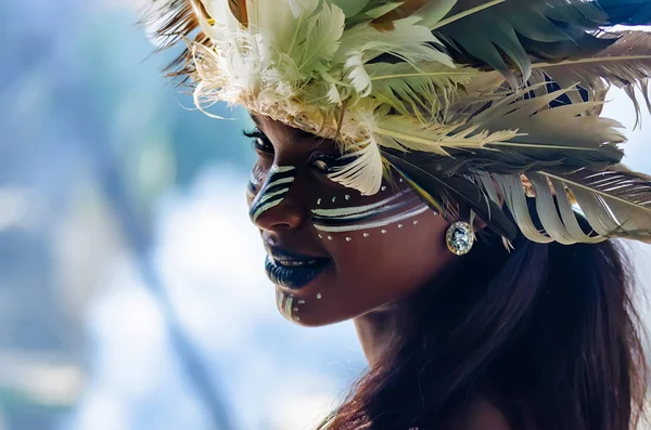 SANTO DOMINGO, DOMINICAN REPUBLIC - OCTOBER 9, 2015: Young beautiful Creol woman — Stock Photo, Image