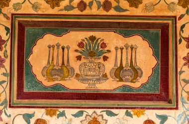 Jaipur, Hindistan - Kasım 2017 yaklaşık: Amber Fort duvarda çiçek süsleme