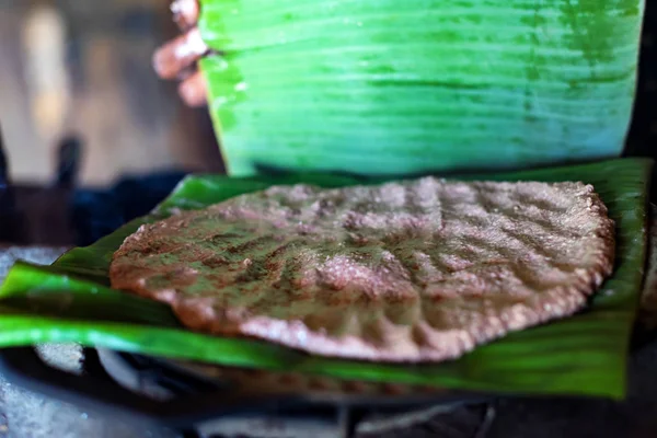Pane piatto tradizionale a base di farina di sorgo nello Sri Lanka — Foto Stock