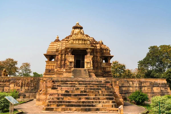 Bela vista do famoso Templo Kandariya Mahadev na Índia — Fotografia de Stock