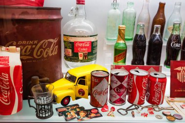 Kuleshovka, Rusya Federasyonu - 13 Aralık 2018: Coca Cola koleksiyonları Rusya Müzesi'nde