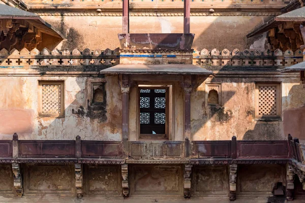 View of Jahangir Mahal or Raja Palace inside Orchha Fort Complex — Stock Photo, Image