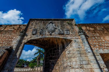 Zona Colonial, Santo Domingo içinde güzel kemer Görünümü Kapat