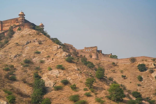 Uzak görünümü sarı veya Amer kale Jaipur, Hindistan — Stok fotoğraf