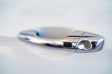 Modern beyaz araba kapı kolu yakın çekim