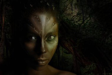 Yüzünde kabile resimleri olan Afrikalı bir kadının sanat fotoğrafı.