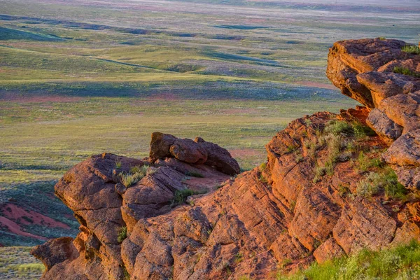 Niesamowity krajobraz gór Big Bogdo i stepowy Nature. Rosja — Zdjęcie stockowe