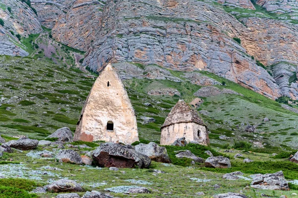 Eltyulbyu yakınlarındaki Ölü Şehir ortaçağ mezarları görünümü, Rusya