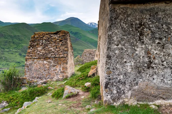 View of medieval tombs in City of Dead near Eltyulbyu, Russia — Stock Photo, Image