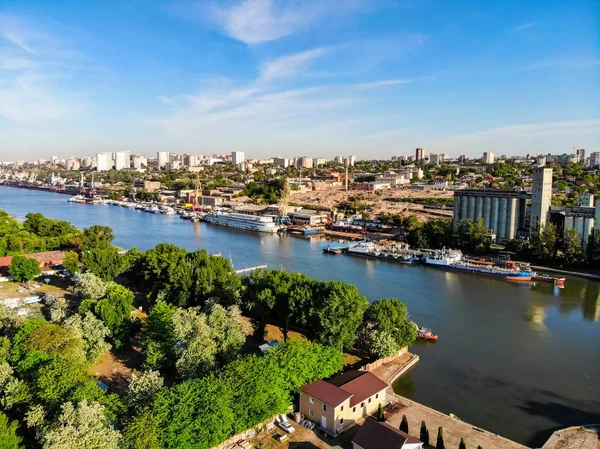Letecký pohled na město Rostov na Donu od řeky Don — Stock fotografie