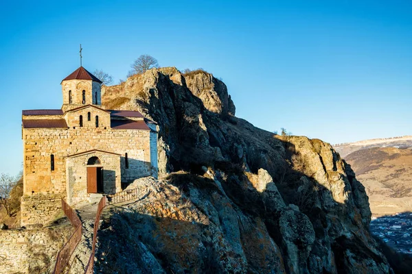 Vista de la hermosa iglesia de Shaona en Rusia — Foto de Stock