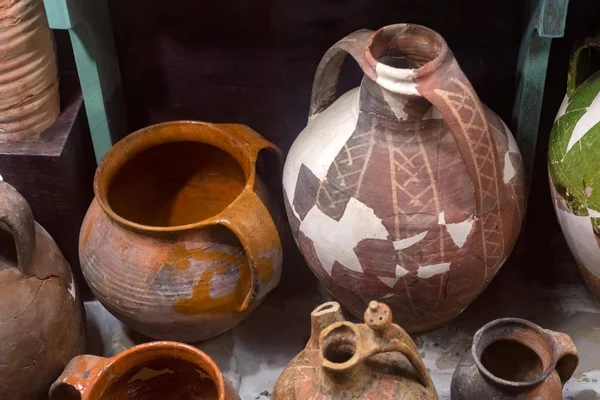 V Tanais se vyskytuje starobylá keramická keramika. Archeologické předměty — Stock fotografie