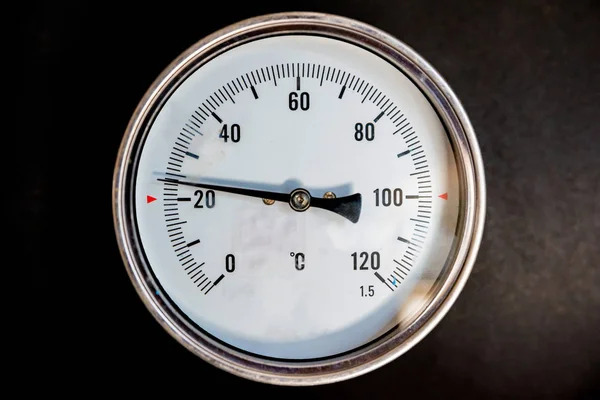 Imagem de perto do termômetro industrial branco — Fotografia de Stock