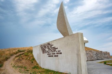KERCH - 3 AĞUSTOS 2019: Kırım 'daki Kerch-Eltigen operasyonunun anıtı. 2. Dünya Savaşı amfibi saldırısıydı.