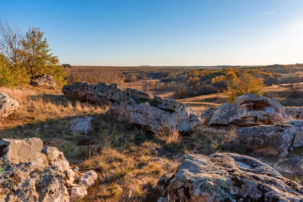 Belle vue sur la steppe Don en automne éclairée par le soleil couchant — Photo