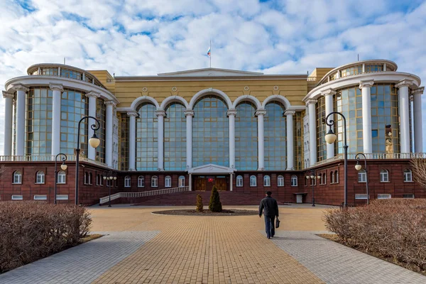 Κατασκευή περιφερειακού κρατικού δικαστηρίου στο Αστραχάν της Ρωσίας — Φωτογραφία Αρχείου