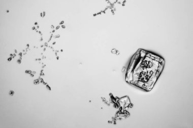 Gözyaşları mikroskop görüş. Büyütme 100-1000 x