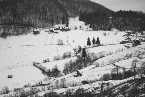 Χειμερινό Τοπίο Στα Βουνά — Φωτογραφία Αρχείου