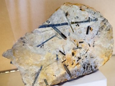 Güzel kristaller, mineraller ve taşlar - renkler ve dokular