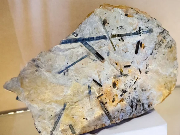 Güzel kristaller, mineraller ve taşlar - renkler ve dokular