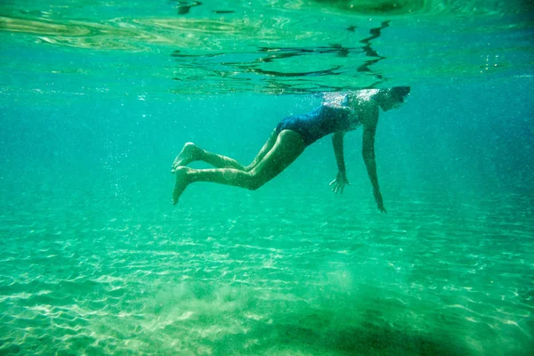Onderwater Scène Ionische Zee Zakynthos Griekenland Met Meisjes Spelen Het — Stockfoto