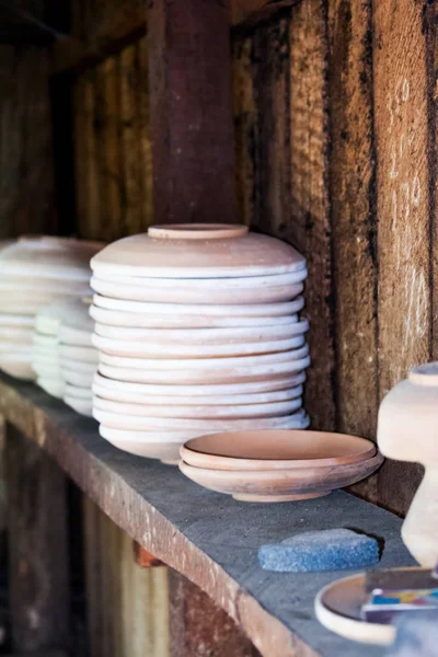 Keramikkrukor Föremål Och Verktyg Från Potter Workshop — Stockfoto