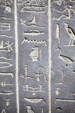 29. 07. 2015, Londra, İngiltere, British Museum - hiyerogliflerin Mısır tabut üzerinde