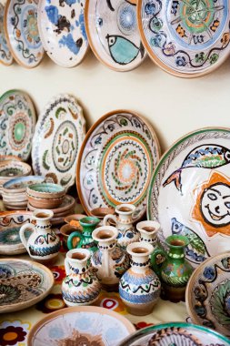 Seramik kaplar, nesneler ve Araçlar'dan bir çömlekçi atölye