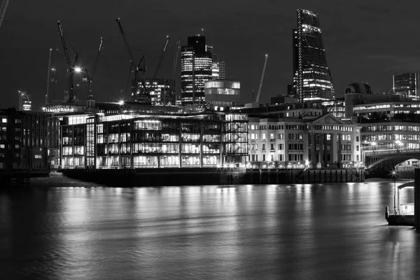 Noites Londres Cais Com Vista Para Canary Wharf — Fotografia de Stock