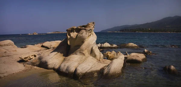 Paesaggio Con Acqua Barca Terra Sullo Sfondo Mar Egeo Grecia — Foto Stock