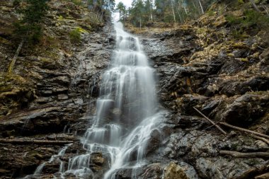 Scorus şelalesi, Valcea ilçesi, Romanya