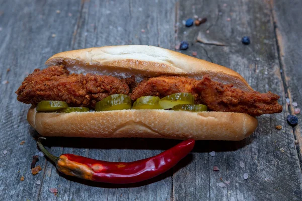 Chicken Sandwich Pickles — Stock Photo, Image