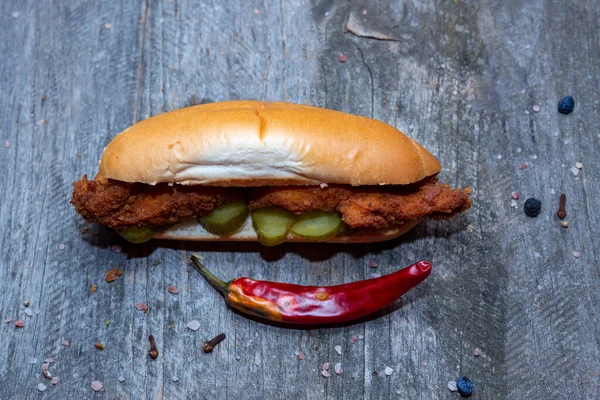 Chicken Sandwich Pickles — Stock Photo, Image