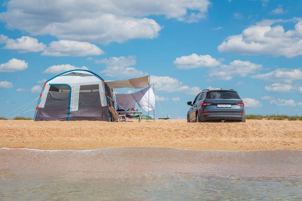 Zeltlager am Meer. Wilde Strände. — Stockfoto