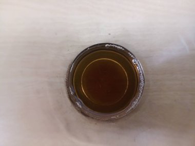 kırmızı şarap bardakta.