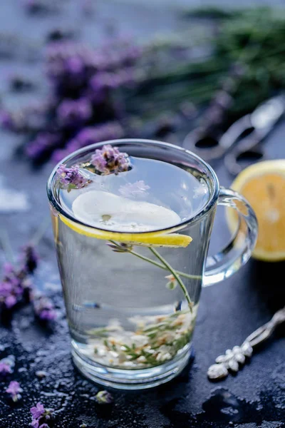 Full Mug Lavender Tea Lemon — Stock Photo, Image