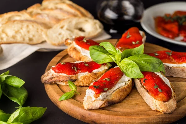 Bruschetta z grillowanymi pieprz — Zdjęcie stockowe