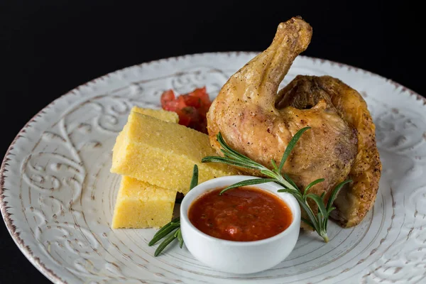 Polenta con pollo alla griglia — Foto Stock