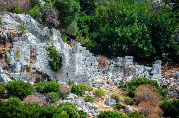 Ερείπια της αρχαίας βυθισμένης Λυκιανής υποβρύχιας πόλης Dolichiste στο νησί Kekova. Έλξη της Μεσογείου κάτω από το νερό. Θαλάσσια περιήγηση κοντά στη Demre και τη Semena. Επαρχία Antalya, Τουρκία — Φωτογραφία Αρχείου