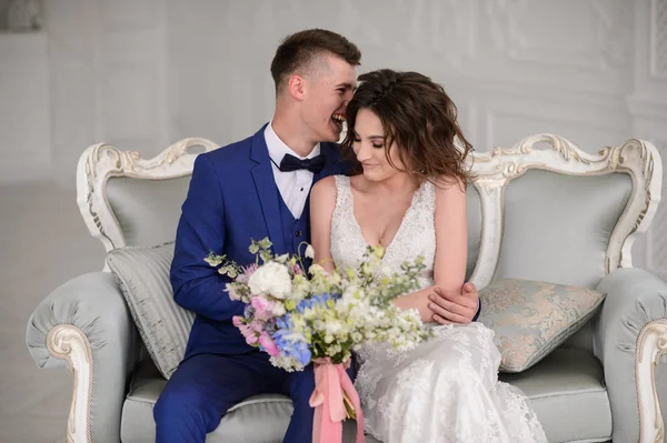 Güzel düğün günü. Gelin ve damat kapalı