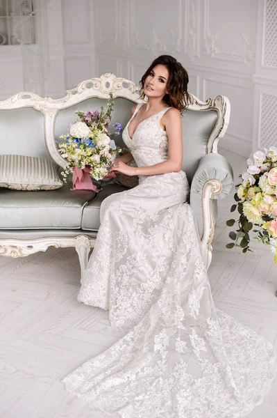 Krásná Nevěsta Luxusních Šatech Eko Stylu — Stock fotografie