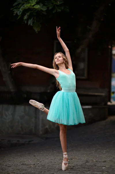 Élégant Danseur Ballet Jeune Fille Dansant Ballet Dans Ville — Photo