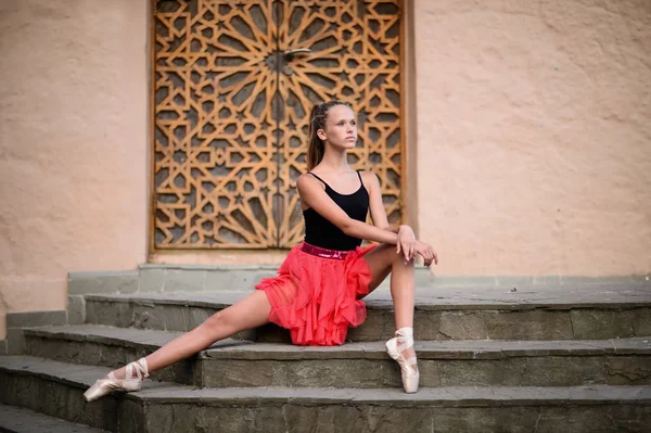 Elegante Ballerina Balletto Giovane Ballerina Che Danza Balletto Città — Foto Stock