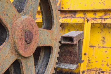 Eski ve paslı madencilik makine