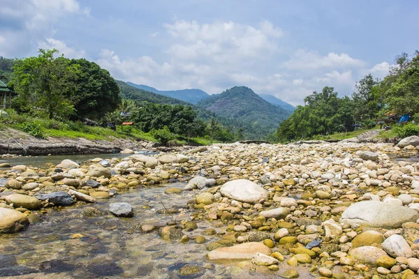 Nehir ve dağ, Kiriwong Nakhonsrithamarat Tayland, Kiriwong köyü: Nakhon Si Thammarat eyaletinin peyzaj taş doku